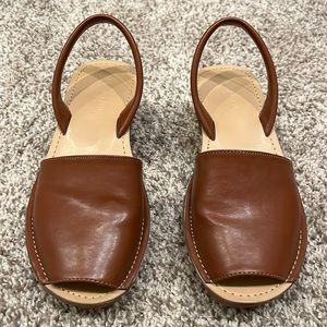 Kenneth Cole tan wedge